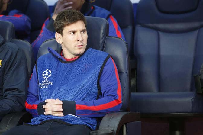A leggere le formazioni spicca subito una sorpresa: Leo Messi non  nell'undici, si accomoda in panchina